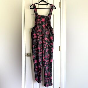 Blackmilk Venus fly trap overalls